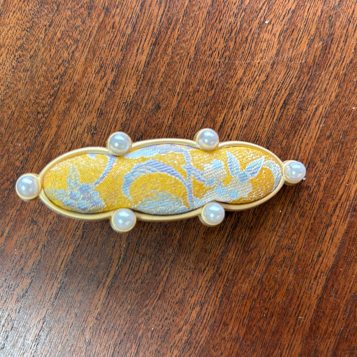 JOFAE Kyoto Kyoto Handmade Brocade Hair Clip with Pearl Accents in Soft Glow Edition, featuring intricate fabric and elegant pearl details.