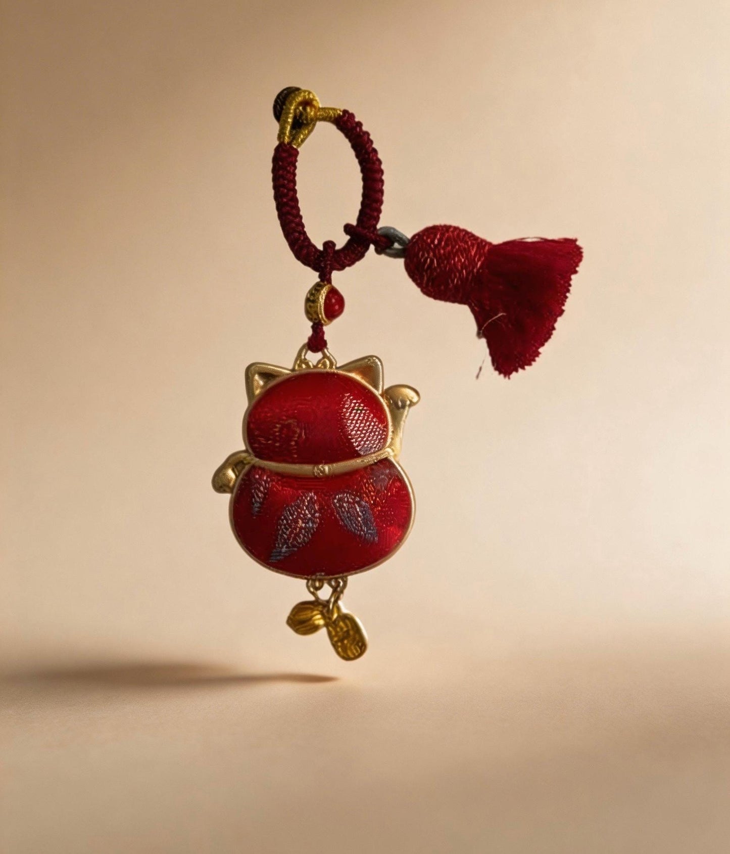 Maneki Neko Lucky Charm (Red) – Kyoto Inspired Handmade Amulet – Symbol of Wealth, Prosperity and Good Fortune – Traditional Japanese Artisan Craft