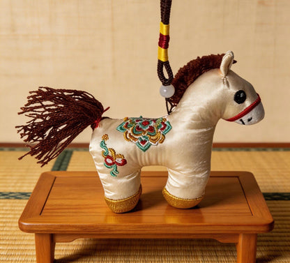 Lucky Horse Charm (Ivory) – Kyoto Inspired Handmade Amulet – Symbol of Safe Journey, Protection and Gentle Strength – Hand-Embroidered Traditional Japanese Craft